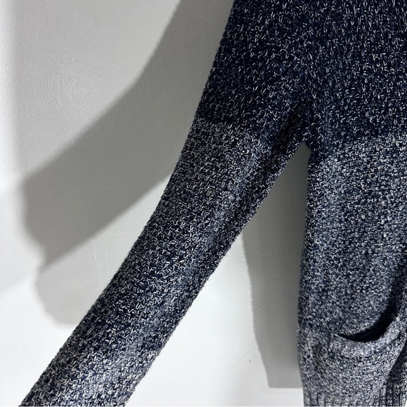 American Eagle Outfitters Cardigan Button Up Sweater Striped Blue White XS - Picture 4 of 7